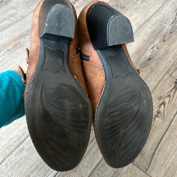 BOC Born Brown Leather Stack Heel Zip Double Buckle Ankle Boots Sz 8.5 EU 40 - Picture 6 of 14